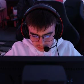  EiZ Rainbow Six Profile Picture October 2026
